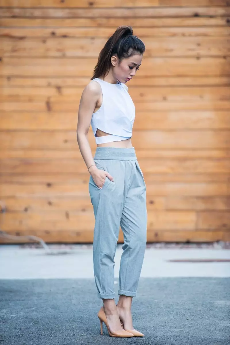 Ženske športne hlače (108 fotografij): široke in modne možnosti, športne hlače Adidas in Nike, s tem, kaj je nositi in kako izbrati 975_97