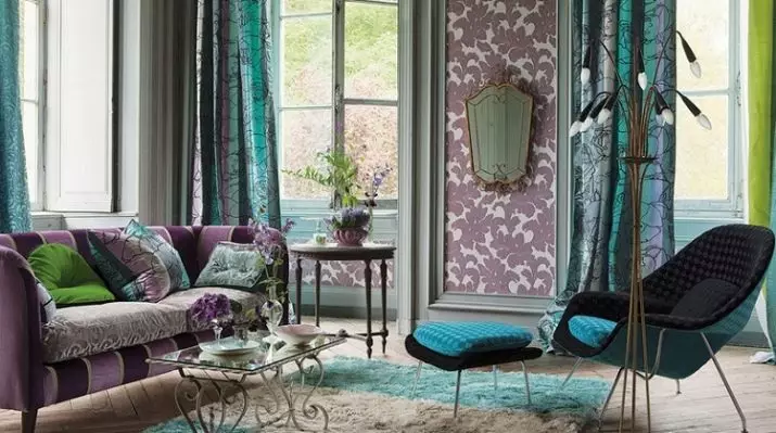 Cortinas turquesa en el interior de la sala de estar (55 fotos): una combinación de cortinas turquesas con un interior oscuro, ligero y beige, hermosos ejemplos de diseño 9770_11