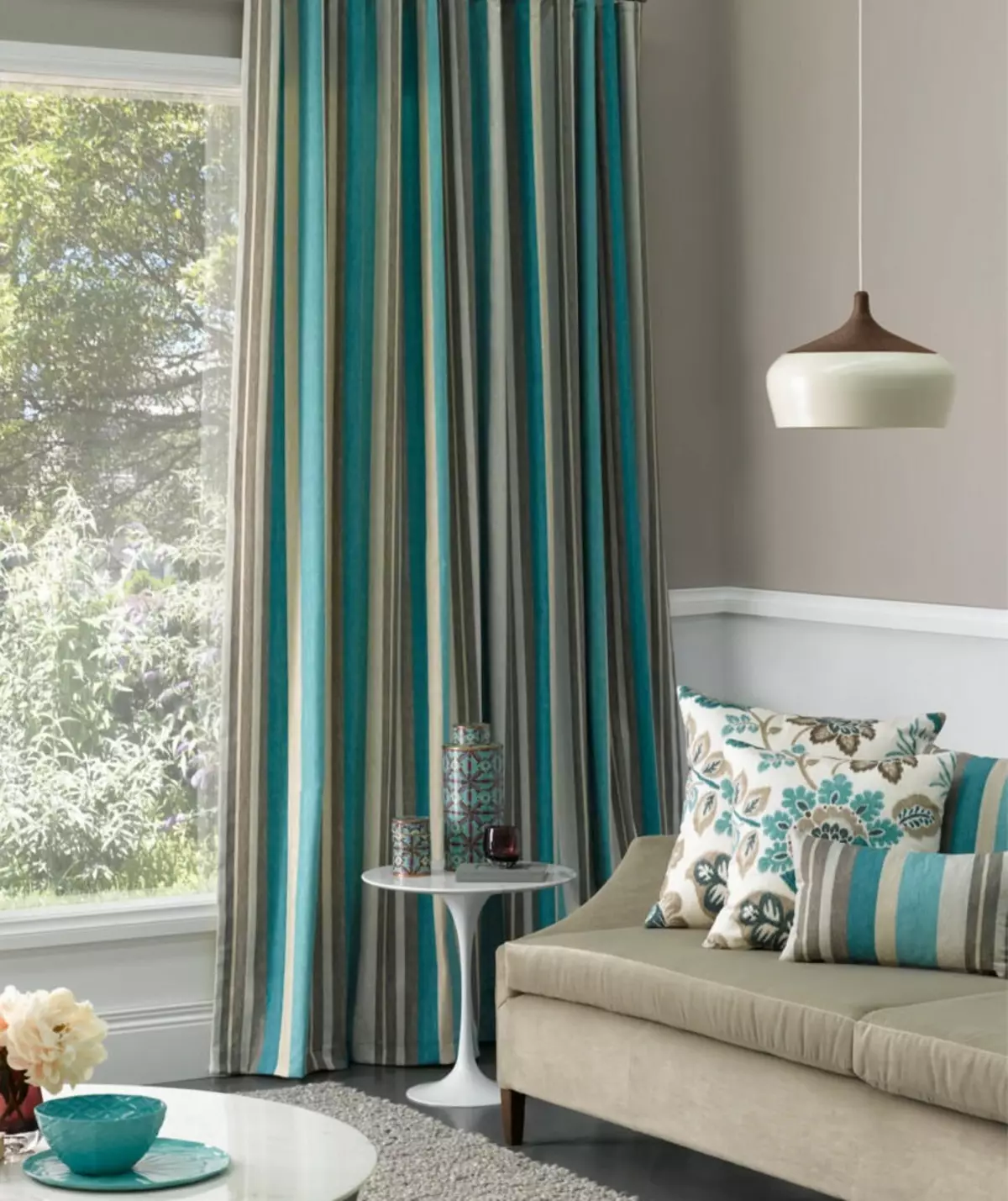 Turquoise curtains in the living room interior (55 photos): a combination of turquoise curtains with a dark, light and beige interior, beautiful design examples 9770_2