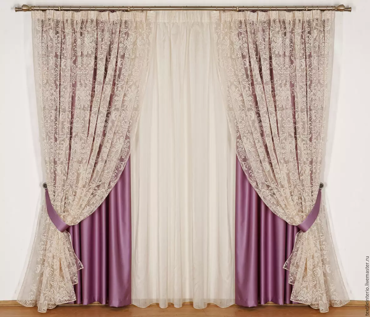 Cortinas dobles en la sala de estar (42 fotos): Nuevas cortinas de diseño en el pasillo. Café moderno y otras cortinas dobles. 9777_29