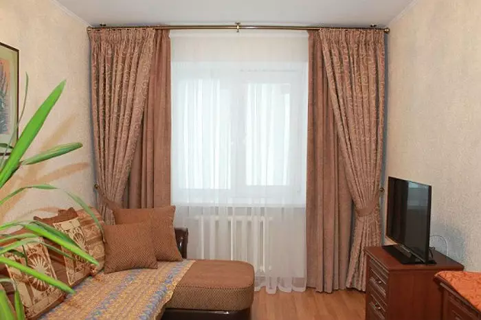 cortines dobles a la sala d'estar (42 imatges): tendències de disseny cortines de l'habitació. moderna de cafè i altres cortines dobles 9777_8