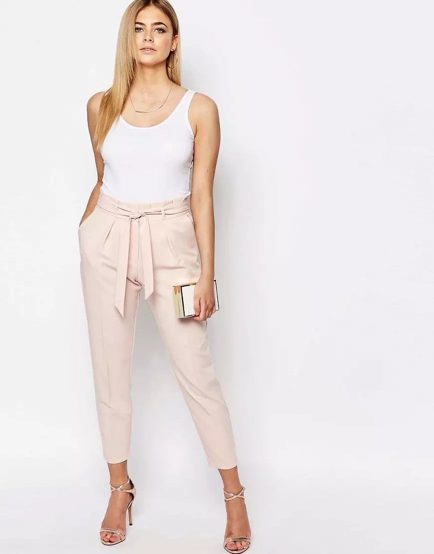 Pantalon rose (58 photos): Que porter, pantalon rose populaire Avon, images pour femmes à la mode 978_12