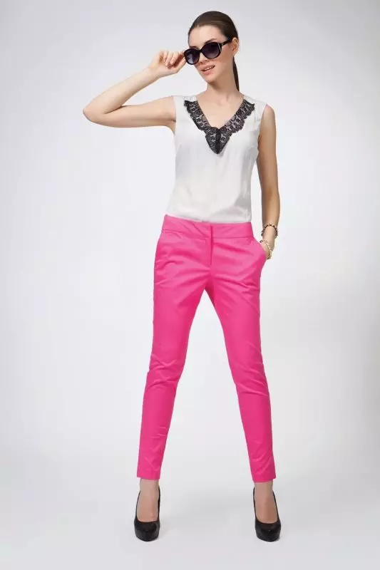 Celana Jambon (58 Foto): Apa sing kudu nganggo, pink Pants Avon, gambar wanita modis 978_16