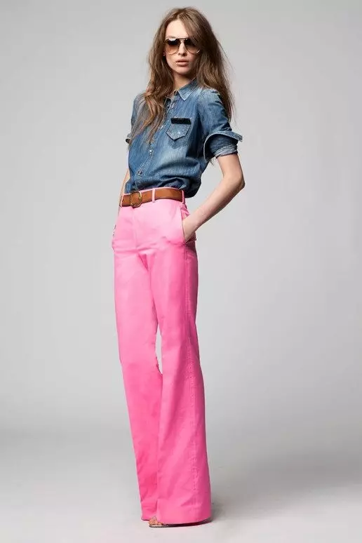 Pink şalvar (58 şəkil): geyimi nə, Popular Pink Pants Avon, Fashionable Qadın Şəkillər 978_17