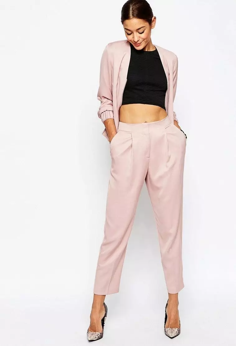 Pantalon rose (58 photos): Que porter, pantalon rose populaire Avon, images pour femmes à la mode 978_4