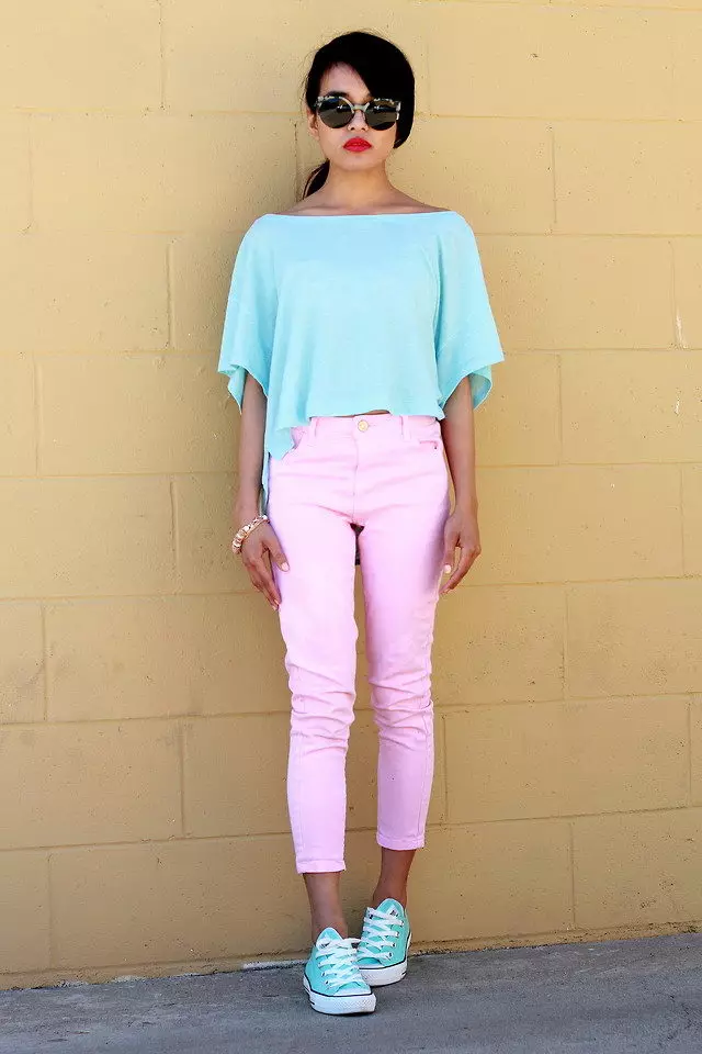 Pink şalvar (58 şəkil): geyimi nə, Popular Pink Pants Avon, Fashionable Qadın Şəkillər 978_48