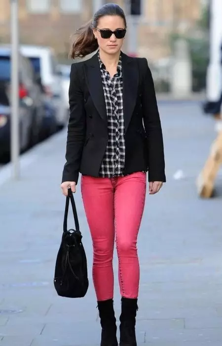 ピンクのズボン（58写真）：着用するもの、人気のピンクのズボンエイボン、ファッショナブルな女性のイメージ 978_56