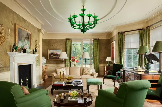 绿色窗帘在客厅内部（51张照片）：绿色窗帘设计在大厅里。内部深绿色和其他色调的窗帘 9790_23