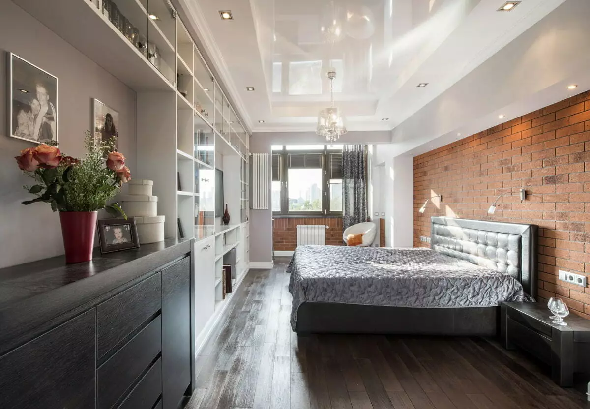 Tavan në dhomën e gjumit (62 foto): Dizajni i tavanit me një model. Cili tavan është më i mirë për të bërë? Pasqyrë duplex dhe tavane të bukura 9802_5