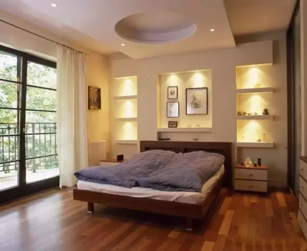 Plafond in de slaapkamer (62 foto's): plafond ontwerp met een patroon. Welke plafond is beter te doen? Mirror duplex en mooie hoge plafonds 9802_9