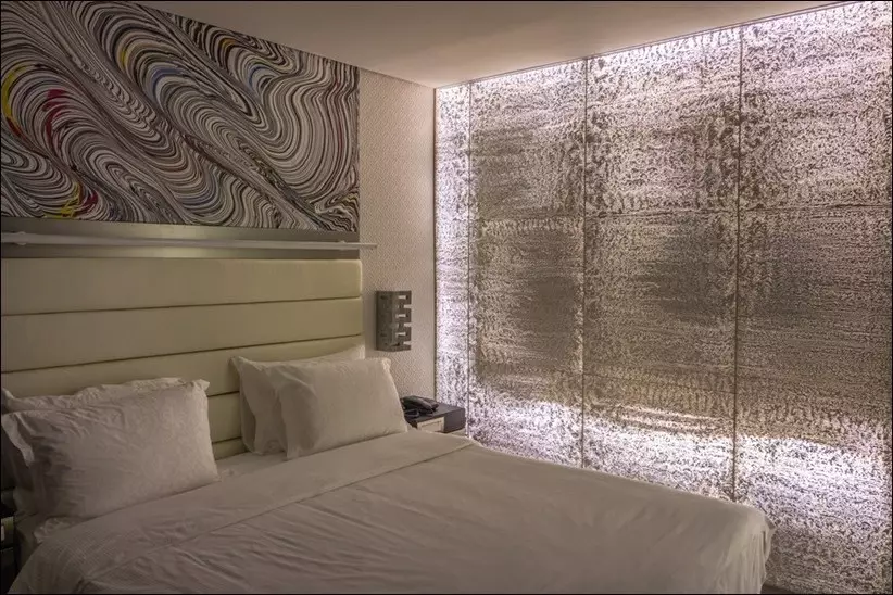 Makuuhuoneen paneelit (49 valokuvaa): 3D-seinien seinien, puisten ja muiden paneelien seinien ominaisuudet, kauniit esimerkit sisustussuunnittelusta seinäpaneeleilla 9813_33