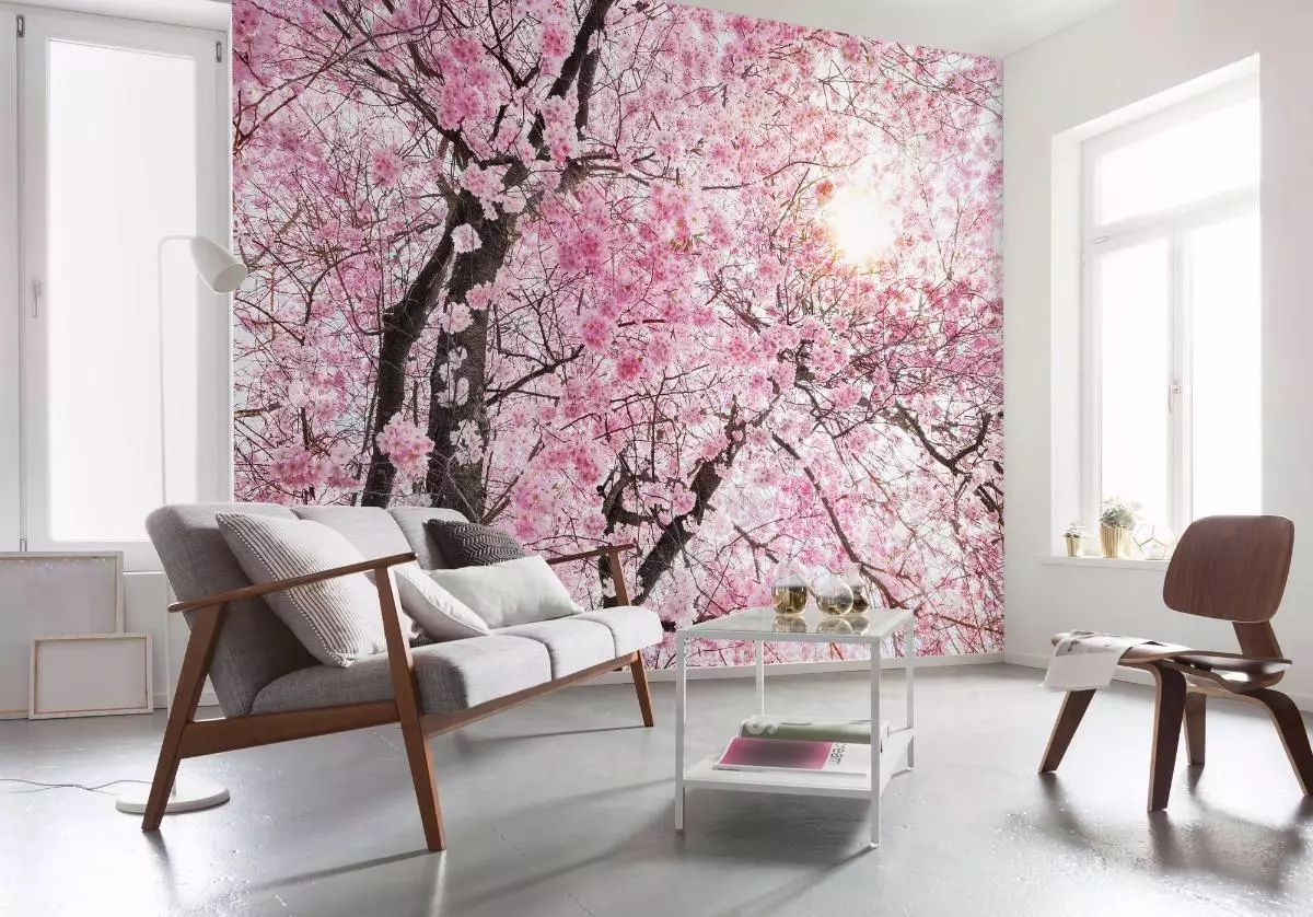 Vægmaleri i soveværelset (95 billeder): Vægdesign over sengen med fotografier med blomstrende Sakura, Skov eller Peonies. Hvad skal man vælge for hvide og andre farve soveværelser? 9820_94