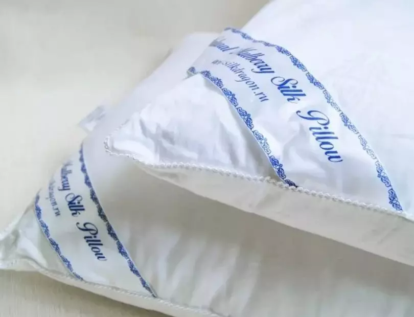 絹の枕：繊維のチュートカイコの枕の長所と短所、天然シルクフィラーの種類。枕50x70および他のサイズ、レビュー 9825_13