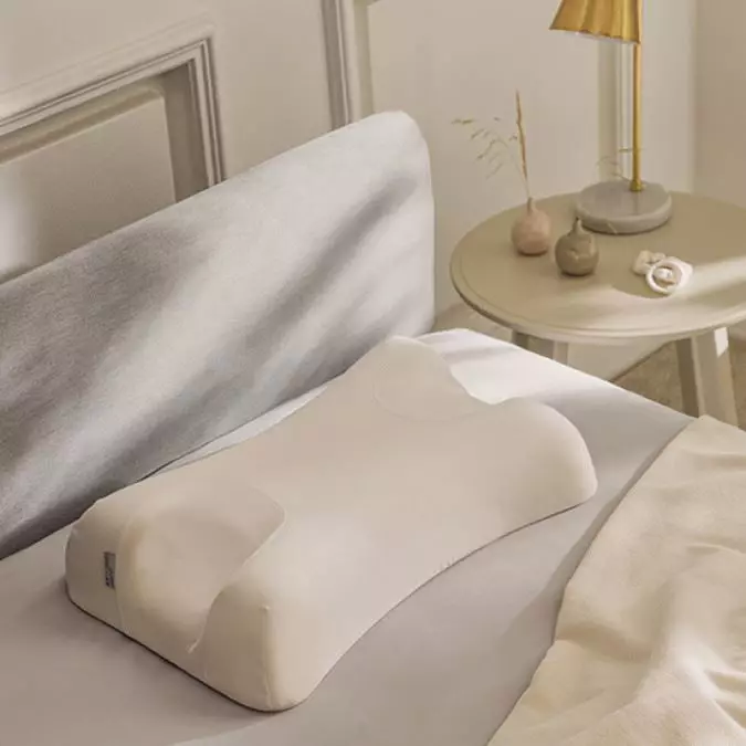 Almoth Beauty Sleep: Descrición xeral das almofadas ortopédicas de durmir contra as engurras, características de almofadas anatómicas, comentarios 9826_17