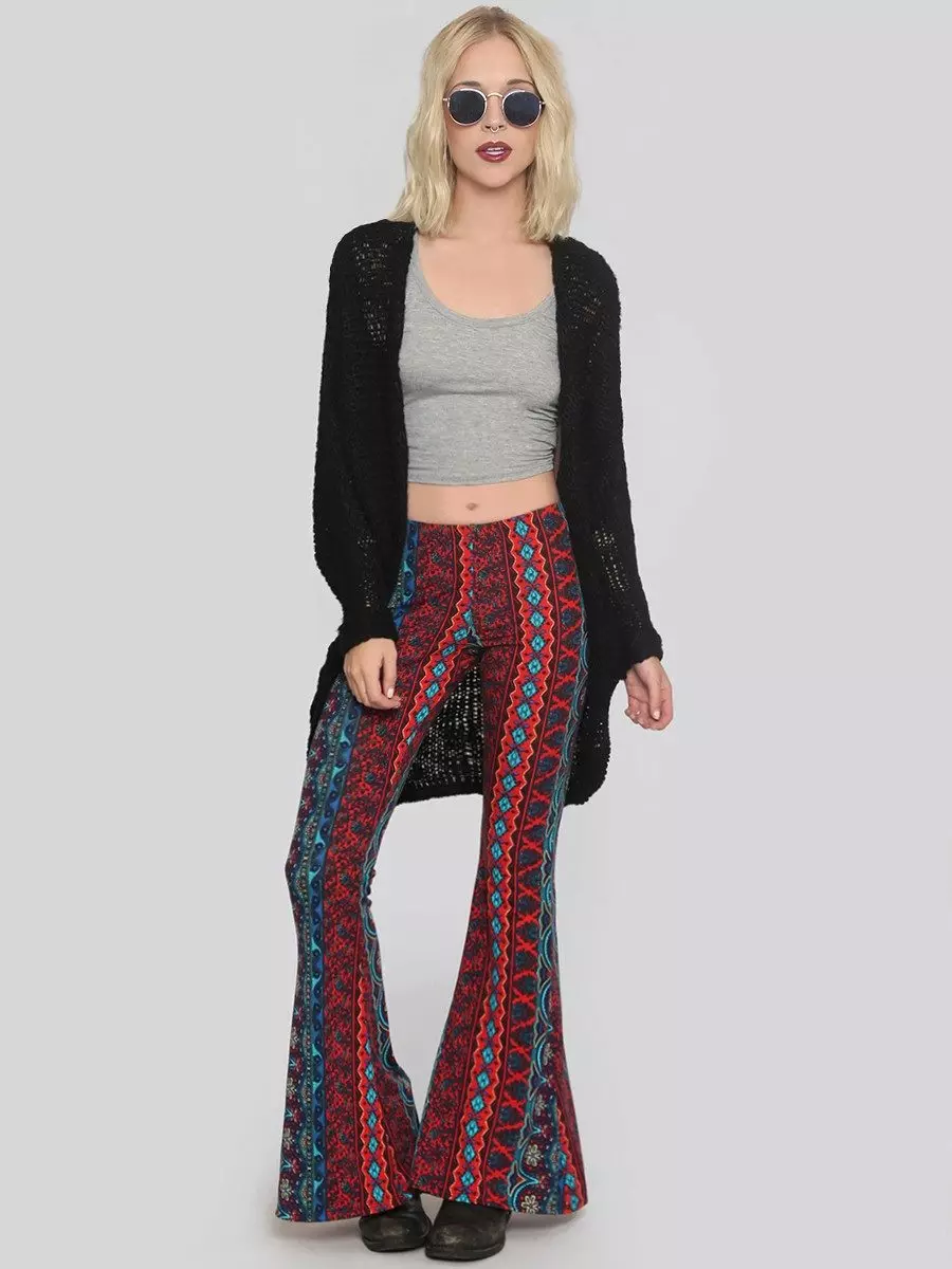 Штани кльош 2021 (124 фото): жіночі розкльошені моделі від стегна, з чим носити і як вибрати стильні штани 982_104