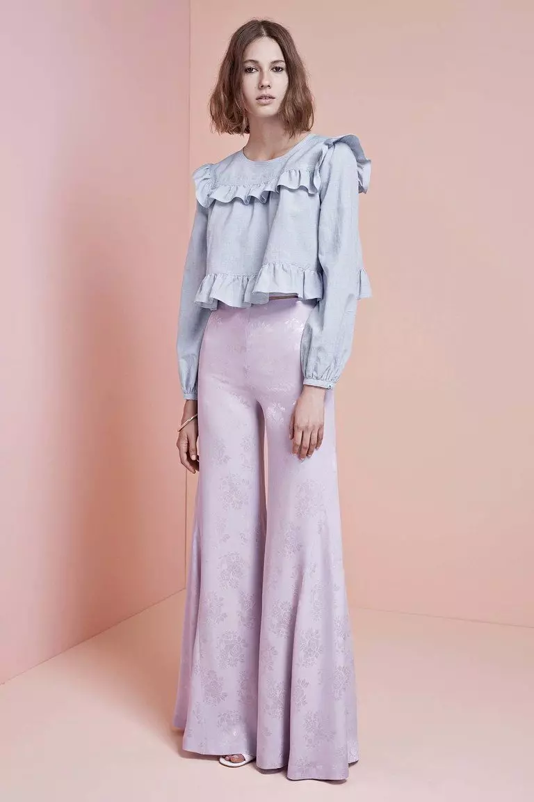 Штани кльош 2021 (124 фото): жіночі розкльошені моделі від стегна, з чим носити і як вибрати стильні штани 982_15