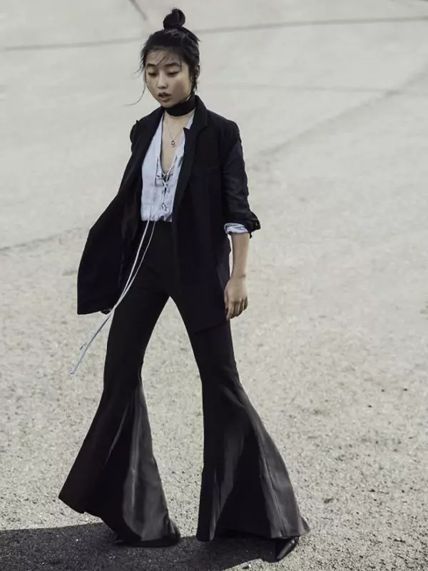 Штани кльош 2021 (124 фото): жіночі розкльошені моделі від стегна, з чим носити і як вибрати стильні штани 982_38