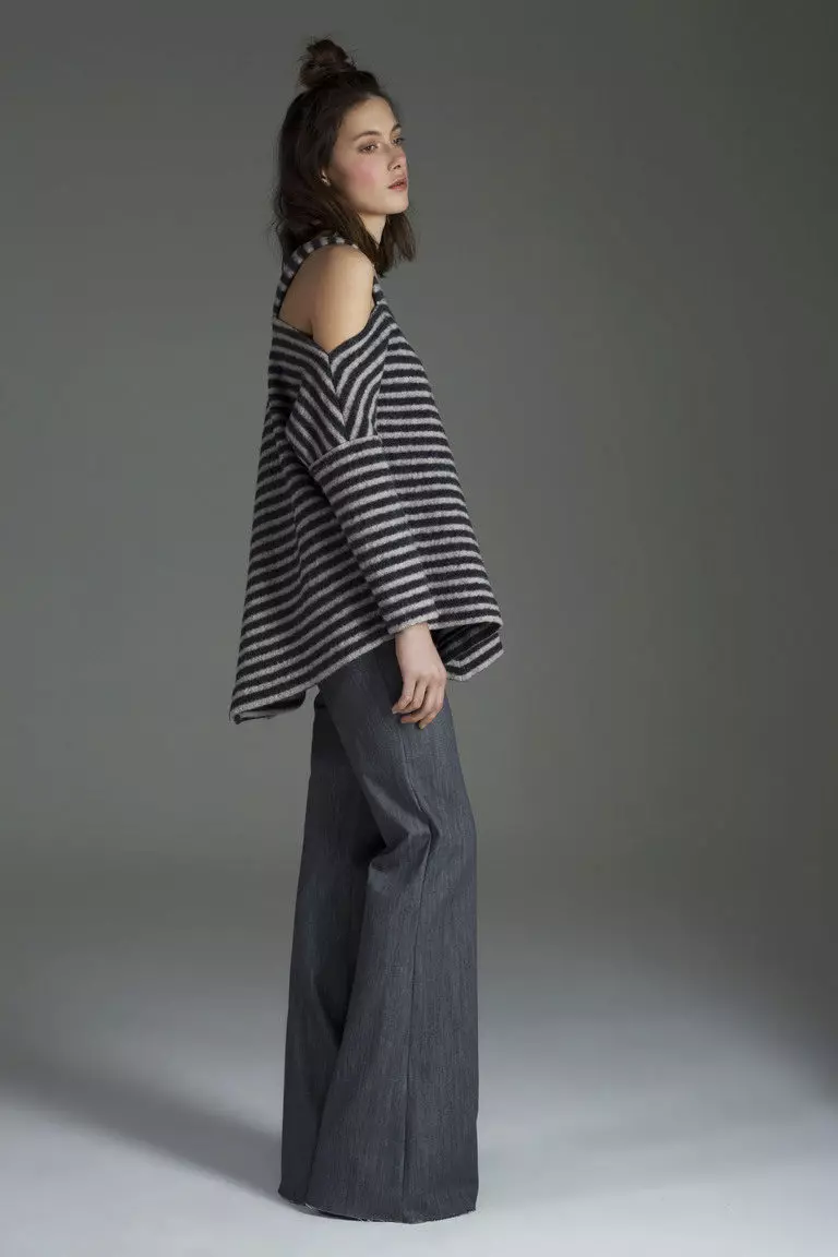 Штани кльош 2021 (124 фото): жіночі розкльошені моделі від стегна, з чим носити і як вибрати стильні штани 982_70