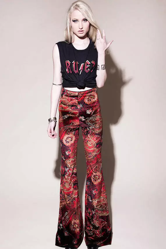 Штани кльош 2021 (124 фото): жіночі розкльошені моделі від стегна, з чим носити і як вибрати стильні штани 982_73