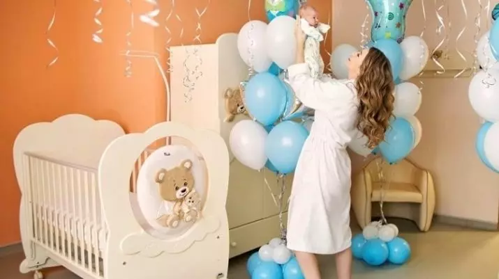 Como decorar a sala para um extrato do hospital? Decorações para meninas e meninos, design de apartamento por balões e outros elementos 9837_5