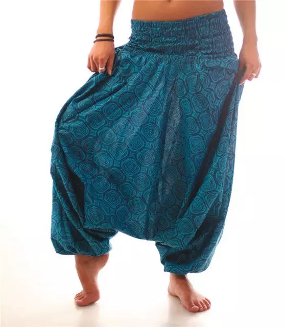 Панталони панталони Sharovari (48 снимки): Какво да се носят и как да изберете правилните панталони жените 983_17