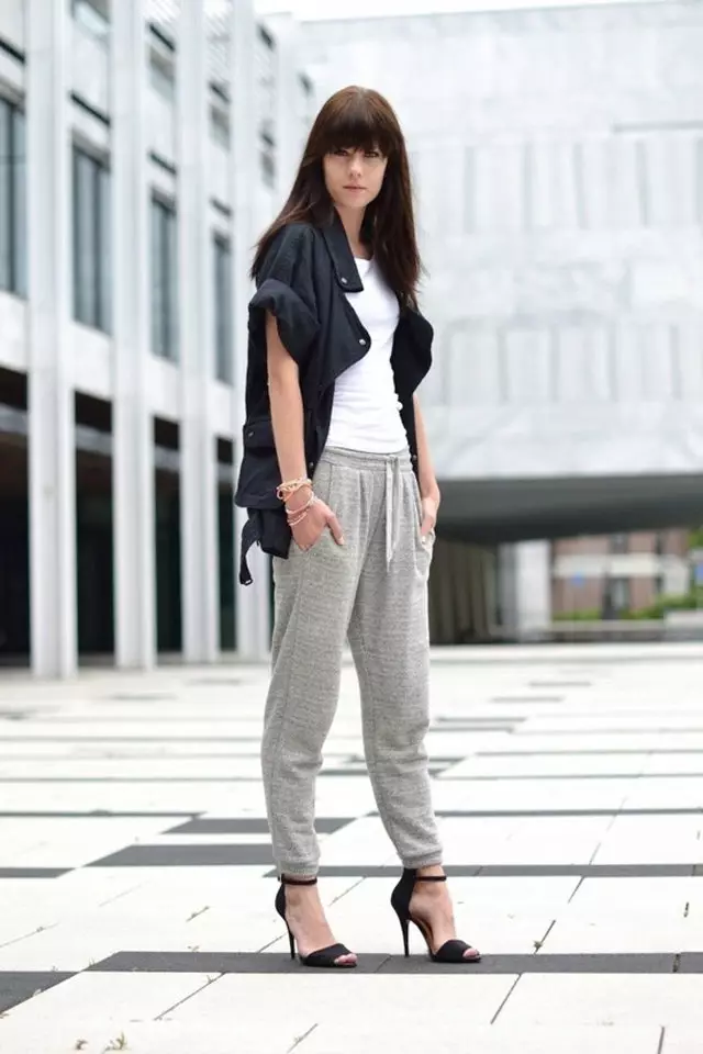 Hlače hlače SharovOvari (48 fotografij): Kaj nositi in kako izbrati prave ženske hlače 983_40