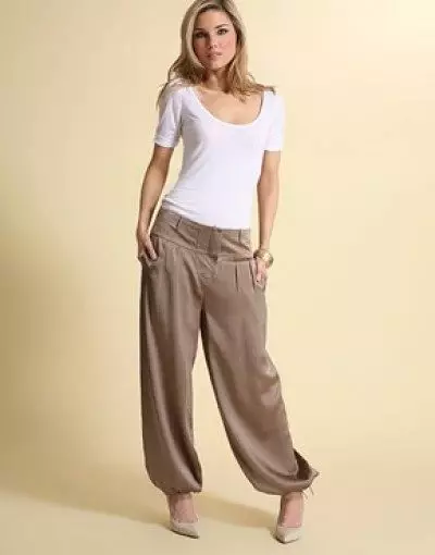 裤子裤子Sharovari（48张照片）：如何穿什么以及如何选择合适的女性裤子 983_8