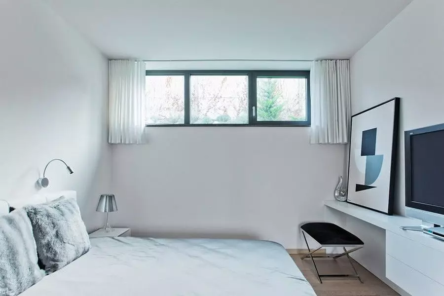 Kleine Schlafzimmer (166 Fotos): Ideen eines kleinen Raums. Wie man kleine Schlafzimmer liefert und aussteht? Interessante Ideen 9841_10