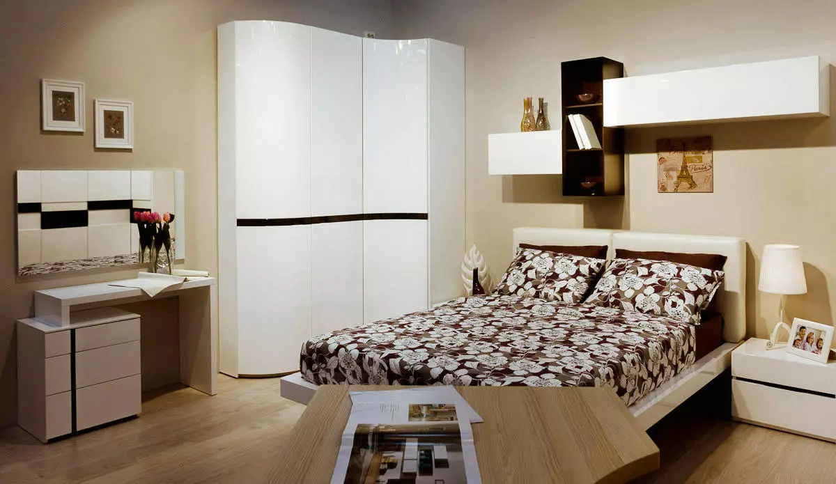 Dormitoare mici (166 fotografii): idei de design interior dintr-o cameră mică. Cum să furnizați și să dotați dormitoarele mici? Idei interesante 9841_142