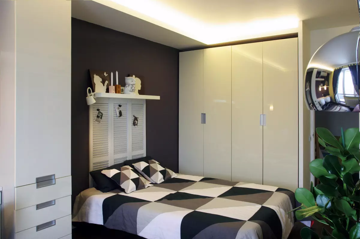 Dormitoare mici (166 fotografii): idei de design interior dintr-o cameră mică. Cum să furnizați și să dotați dormitoarele mici? Idei interesante 9841_43