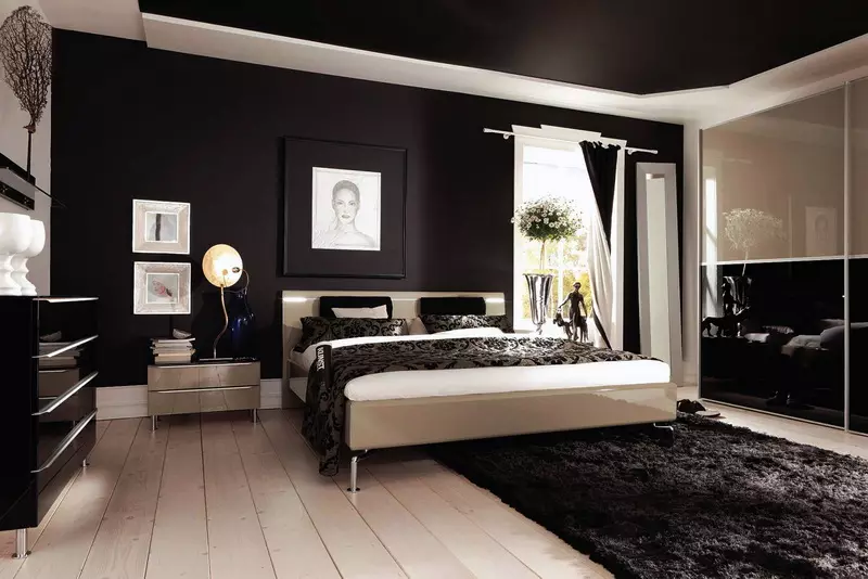 Sypialnia w ciemnych kolorach (88 zdjęć): tapety i zasłony w projekcie wnętrz, podłodze i ścianach kolorów wenge, łóżko i inne meble dla małego pokoju 9849_16