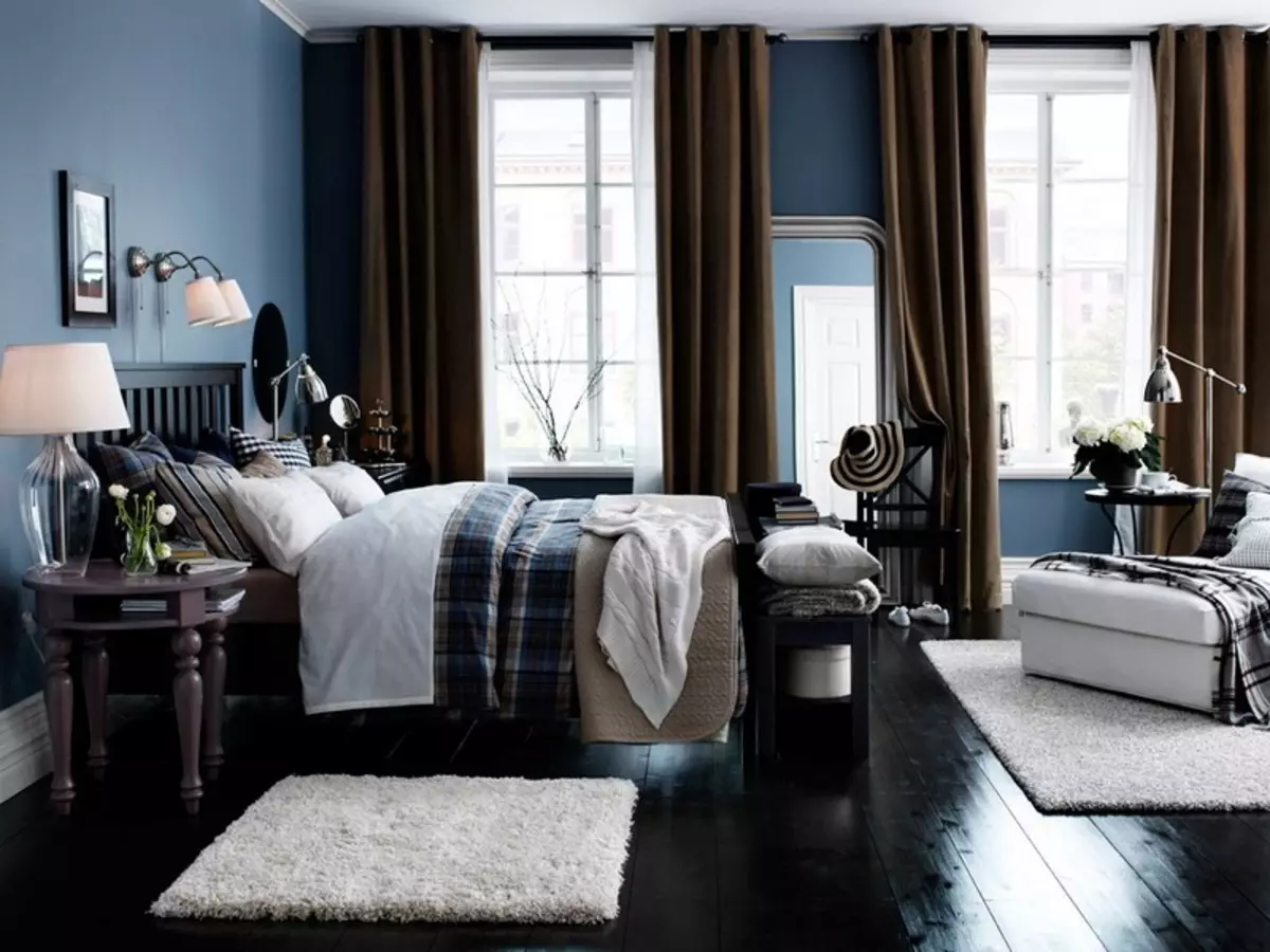 Υπνοδωμάτιο σε σκούρα χρώματα (88 φωτογραφίες): ταπετσαρίες και κουρτίνες στο εσωτερικό σχεδιασμό, πάτωμα και τοίχους του χρώματος wenge, κρεβάτι και άλλα έπιπλα για ένα μικρό δωμάτιο 9849_28