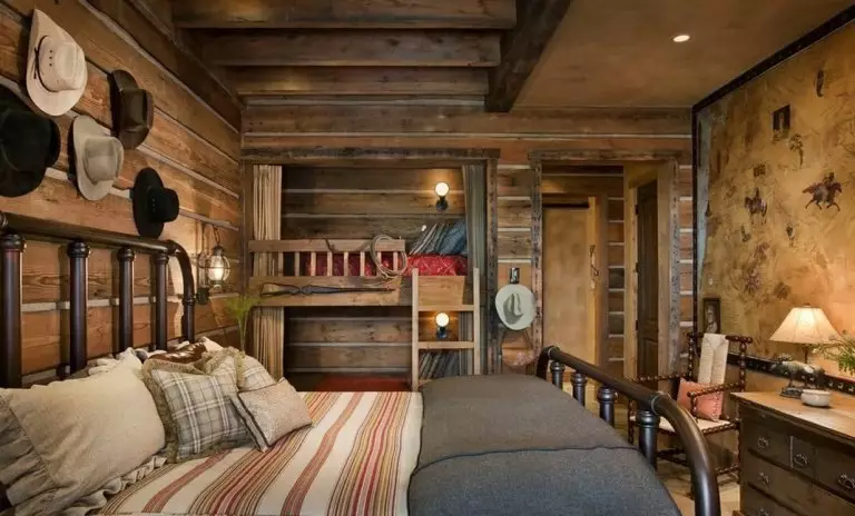 Sypialnia w stylu wiejskim (70 zdjęć): wybór zasłon i mebli do wnętrza, tapet i wystroju, projektowanie małych i dużych sypialni 9852_33