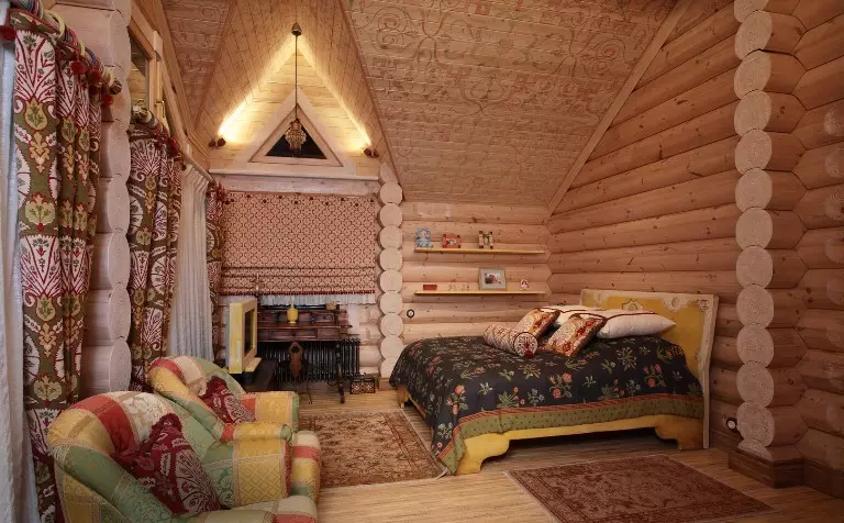 Sypialnia w stylu wiejskim (70 zdjęć): wybór zasłon i mebli do wnętrza, tapet i wystroju, projektowanie małych i dużych sypialni 9852_41