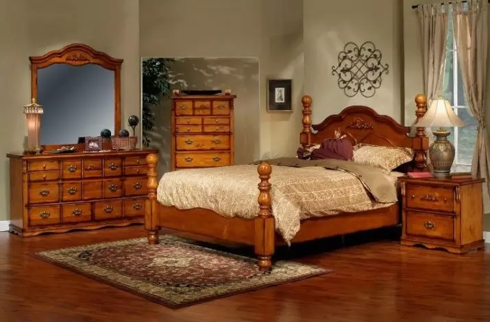 Sypialnia w stylu wiejskim (70 zdjęć): wybór zasłon i mebli do wnętrza, tapet i wystroju, projektowanie małych i dużych sypialni 9852_67