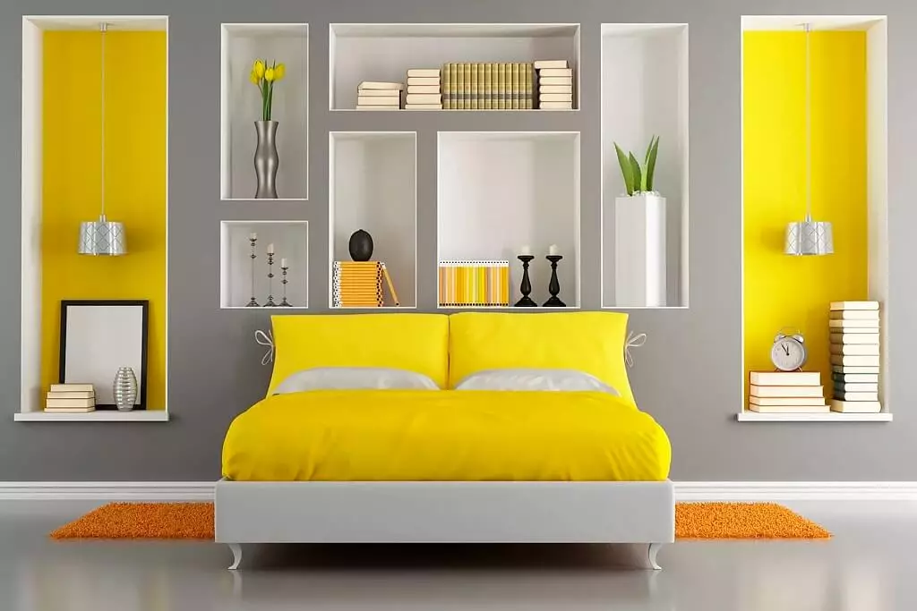 Dormitor galben (65 de fotografii): perdele pentru interior în culori galbene, design de tapet galben gri pentru pereți, selecție de candelabre elegante pentru tavan și alte nuanțe 9859_47