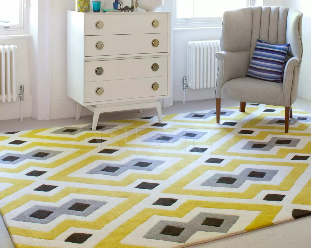 Dormitor galben (65 de fotografii): perdele pentru interior în culori galbene, design de tapet galben gri pentru pereți, selecție de candelabre elegante pentru tavan și alte nuanțe 9859_57