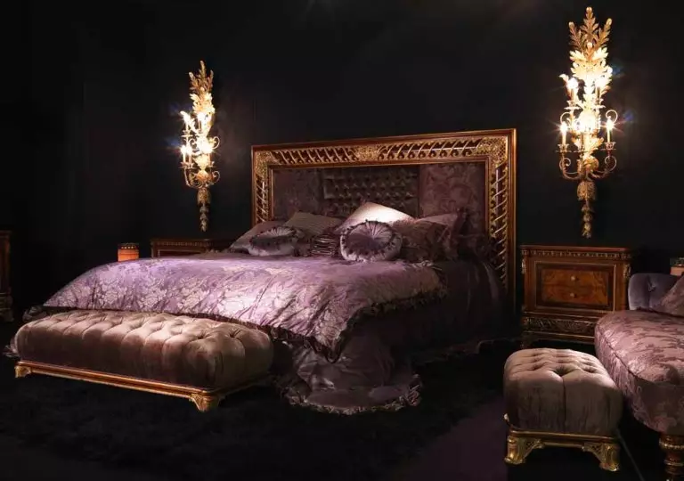 Черно спалня (80 снимки): набор и тапети в черен цвят, завеси в интериорния дизайн, комбинация с червени и златни цветове, черен опънат таван и стена 9864_78