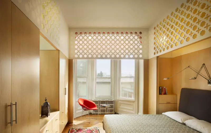 Дизајн спаваће собе 14 квадратних метара. М (87 фотографија): Унутрашњост и распоред правокутне собе, дизајн дневне собе за спаваће собе у модерном стилу, распореду намештаја и зонирање простора 9875_3