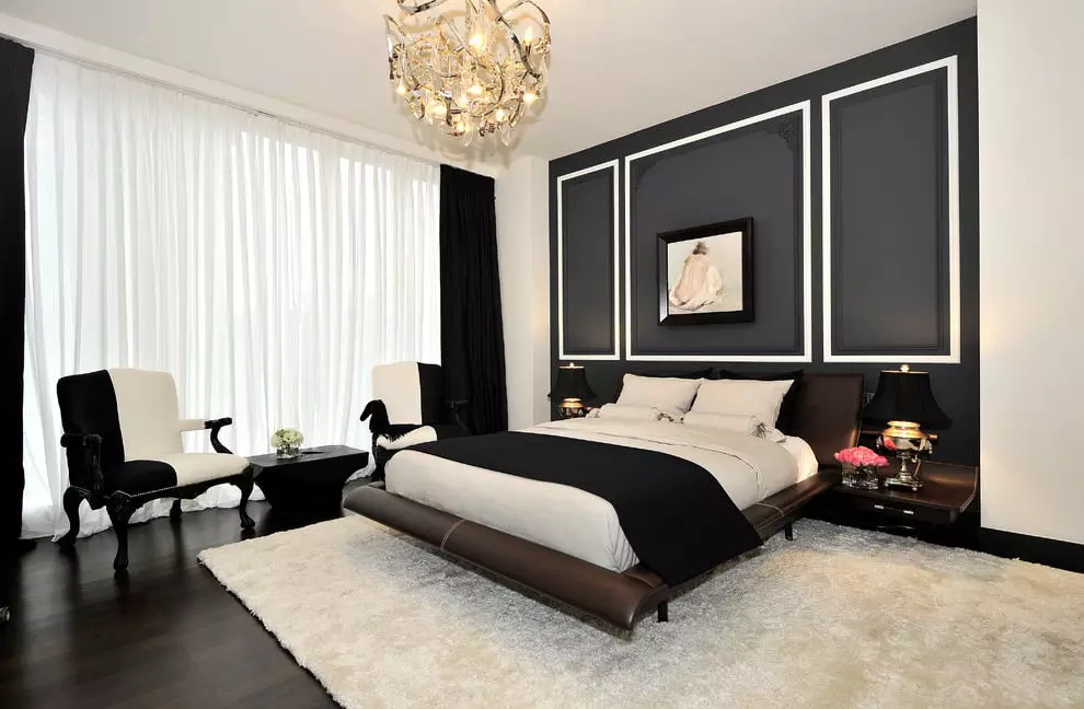 Czarno-biała sypialnia (76 zdjęć): style projektowe i wewnętrzne w odcieniach czarno-białych. Jaki kolor może zasłony i tapety? 9878_38