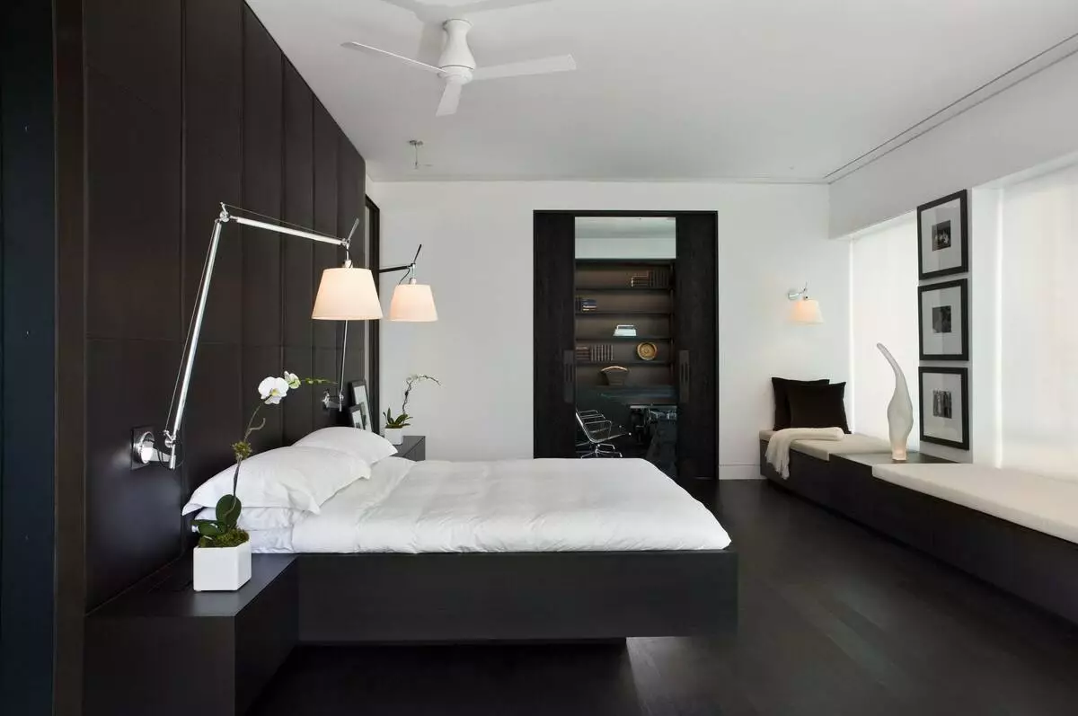 Svartvitt sovrum (76 bilder): Design och interiör stilar i svartvita toner. Vilken färg kan gardiner och bakgrundsbilder? 9878_41