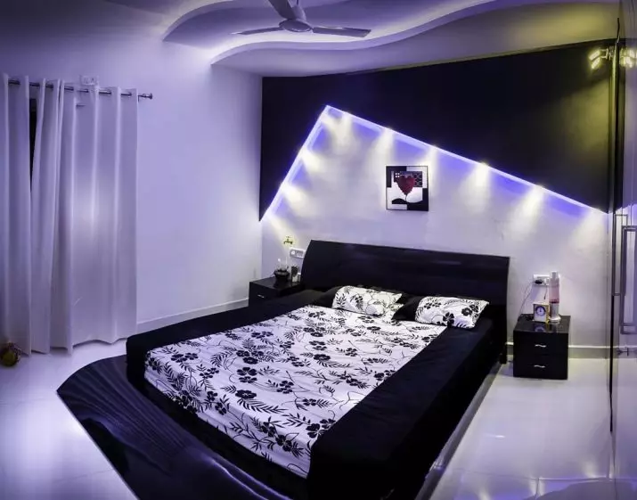 Zwart-wit slaapkamer (76 foto's): ontwerp en interieurstijlen in zwart-witte tonen. Welke kleur kan gordijnen en wallpapers? 9878_61