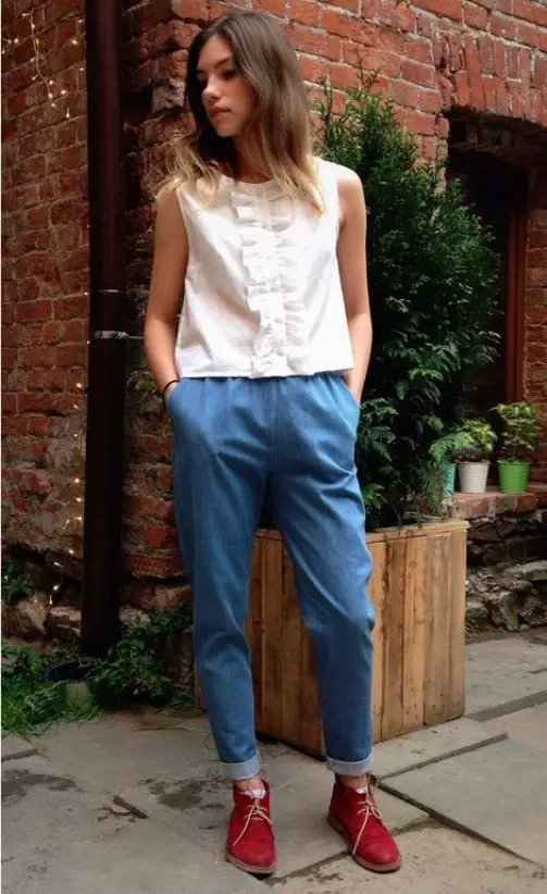 Farmerke Ženski (80 slike): Moda jeans hlače, žena indigo stil, stilski teksas odijelo s pantalonama, sa onim što nosi 987_37