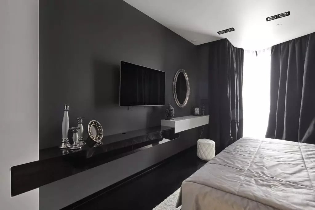Спальня в сірих тонах (89 фото): шпалери на стінах в дизайні інтер'єру, спальня сіро-білого, синьо-сірого і світло-сірого відтінків. З якими квітами поєднується сірий? 9880_11