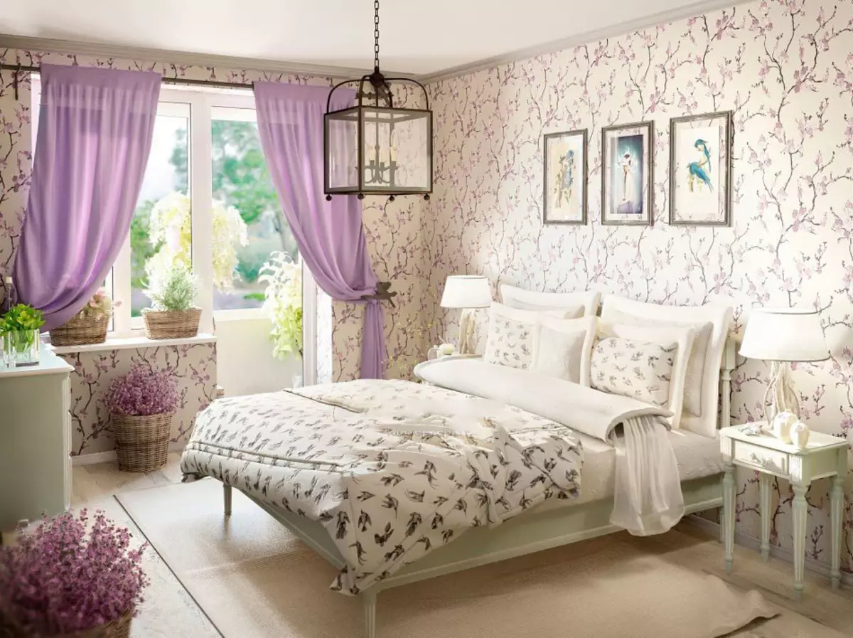 Прованс номер. Спальня лавандовый Прованс. Лавандовая спальня в стиле Прованс. Спальня с цветочными обоями. Спальня в лавандовых оттенках.
