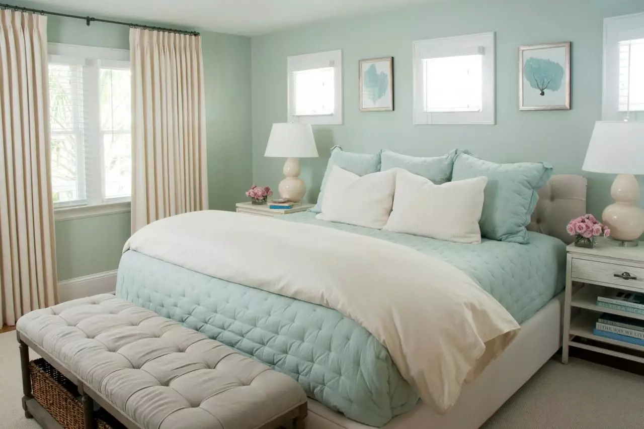 Slike za spalnico (88 fotografij): Kakšna prašiča nad posteljo? Kje lahko visim modularne slike? Fenzui ugodne možnosti, lepe slike na notranji steni v klasičnih in drugih stilih 9883_30