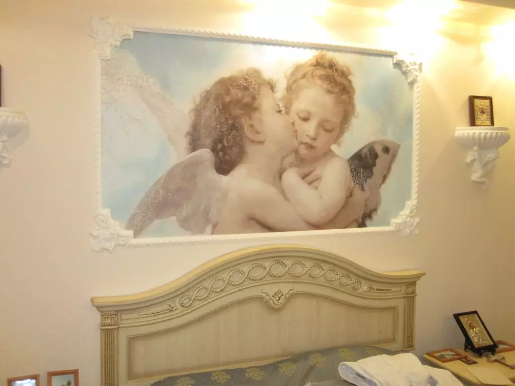 Hình ảnh cho phòng ngủ (88 ảnh): Những gì hog trên giường? Tôi có thể treo hình ảnh mô-đun ở đâu? Tùy chọn thuận lợi của Fenzui, hình ảnh đẹp trên bức tường nội thất trong các phong cách cổ điển và khác 9883_53
