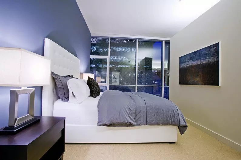 Fotografitë për dhomën e gjumit (88 foto): Çfarë hog mbi krevat? Ku mund të rri fotot modulare? Fenzui Opsionet e favorshme, fotografi të bukura në mur të brendshëm në stilet klasike dhe të tjera 9883_81
