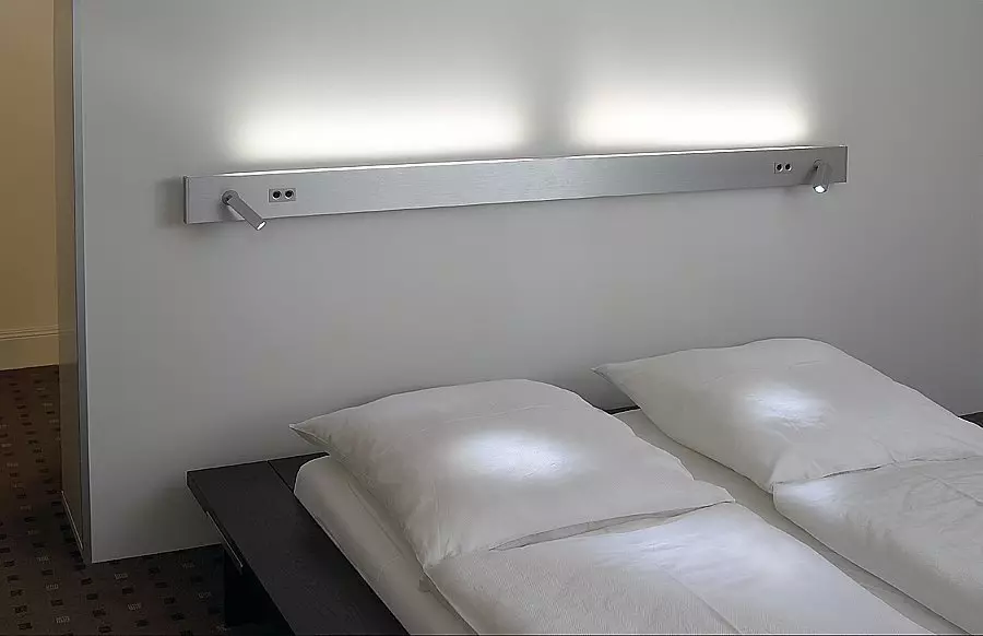 Designul suprafeței dormitoarelor mici de 5-6 metri pătrați. M (77 fotografii): Caracteristicile camerei interioare cu o fereastră într-un stil modern. Cum de a alege un tapet de 2x3 camere? 9884_65
