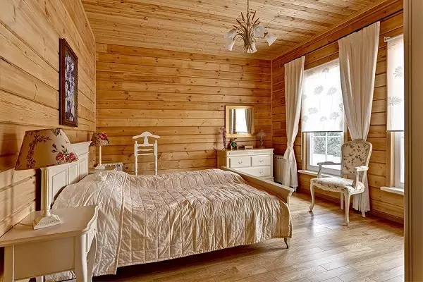 Dormitorul de decorare (63 poze): decoratiuni de perete cu lemn si clase, ziduri din caramida din piatra decorativa si gresie in dormitoare interioare din apartament, alte optiuni 9886_28